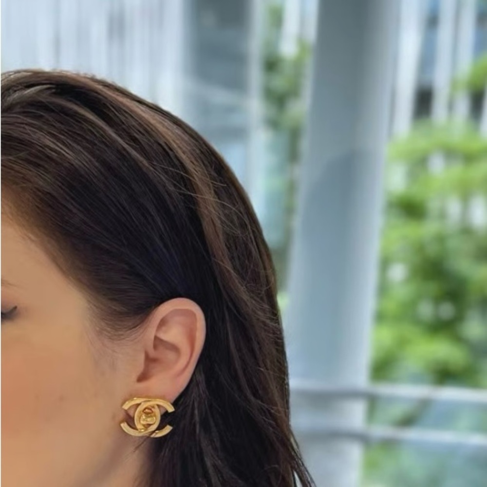 SOLD! Chanel Turn lock CC clip on earrings